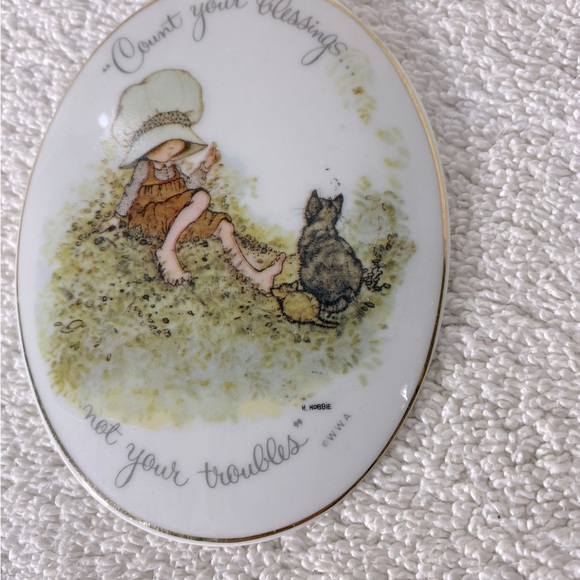 Vintage Holly Hobbie Ceramic Count Your Blessings Oval Trinket Wall Decor - Picture 8 of 8